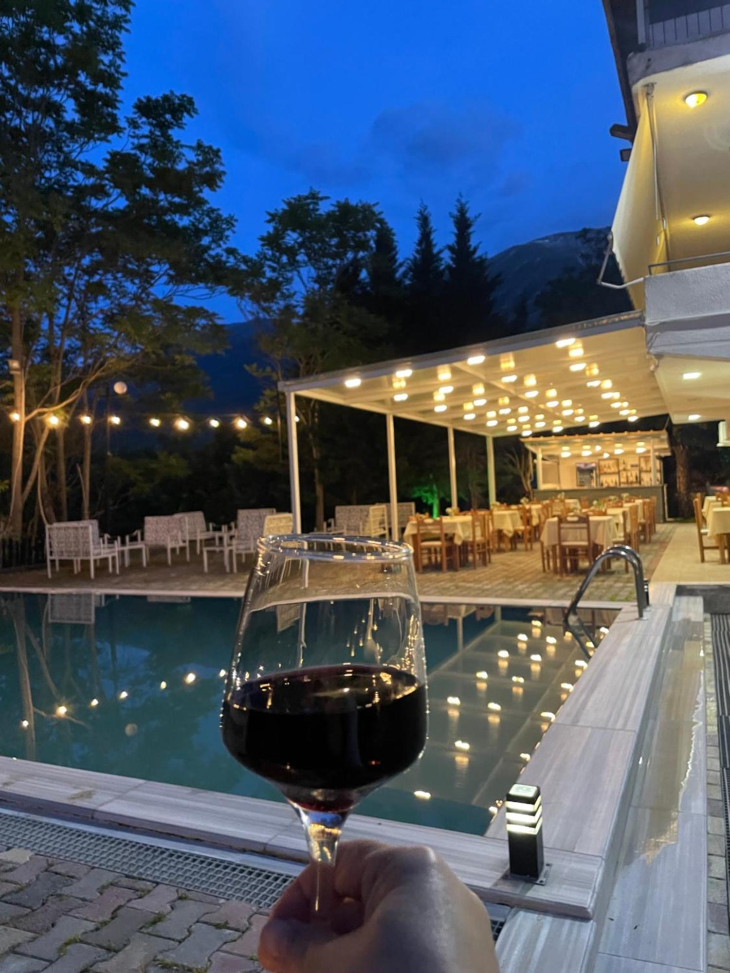 Hotel Aroma Permet Ngoại thất bức ảnh