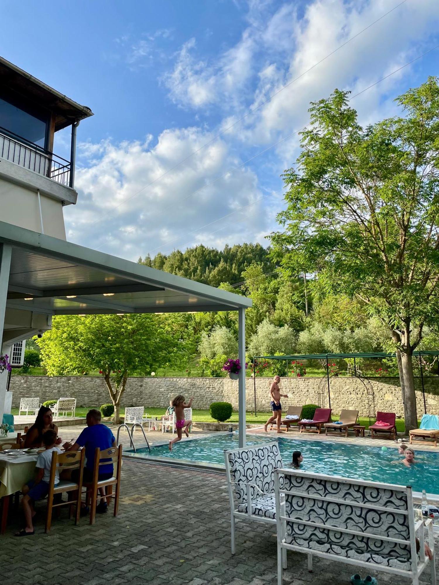 Hotel Aroma Permet Ngoại thất bức ảnh